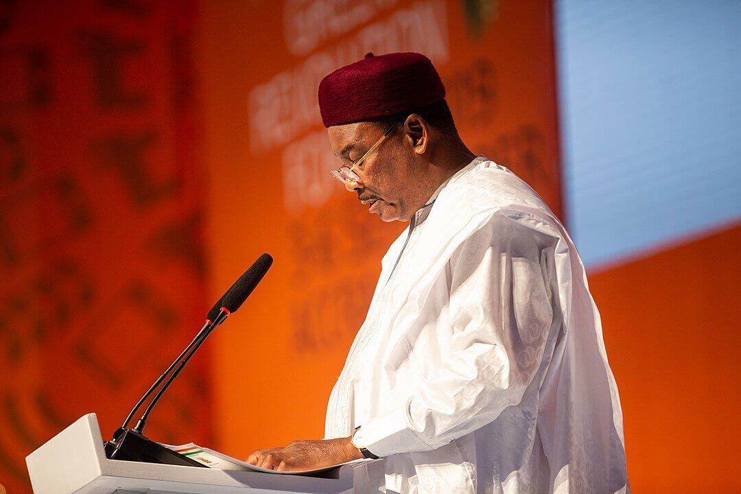 Décernement du prix Mo Ibrahim au président nigérien Mahamadou Issoufou | Tournons la Page