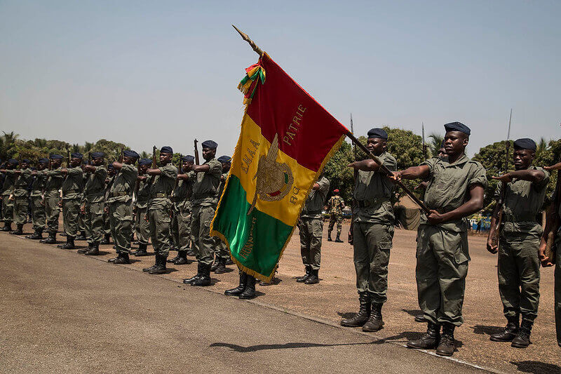 Coup d’Etat en Guinée : triste épilogue de la présidence d’Alpha Condé | Tournons la Page