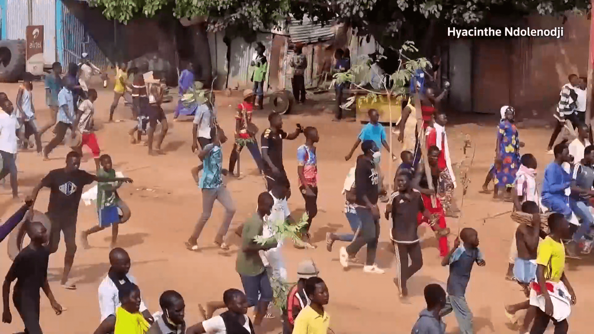 Tchad : La répression systématique des manifestations contre la prolongation de la période de transition doit immédiatement cesser | Tournons la Page