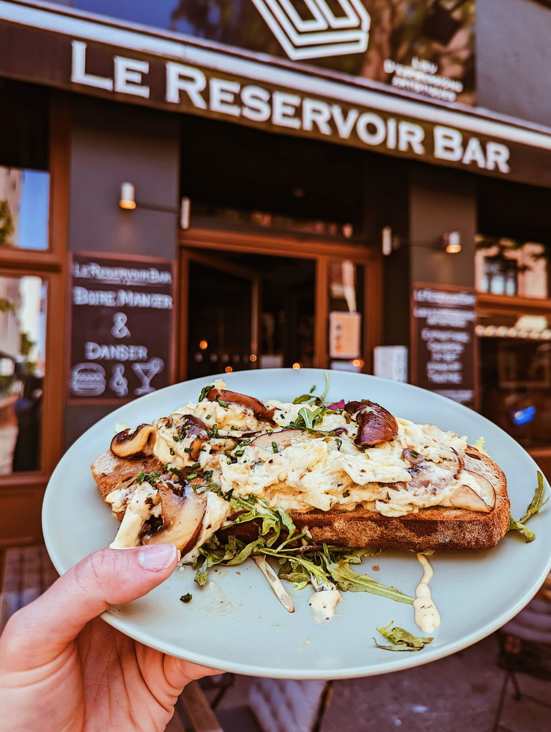 - | Le Reservoir Bar