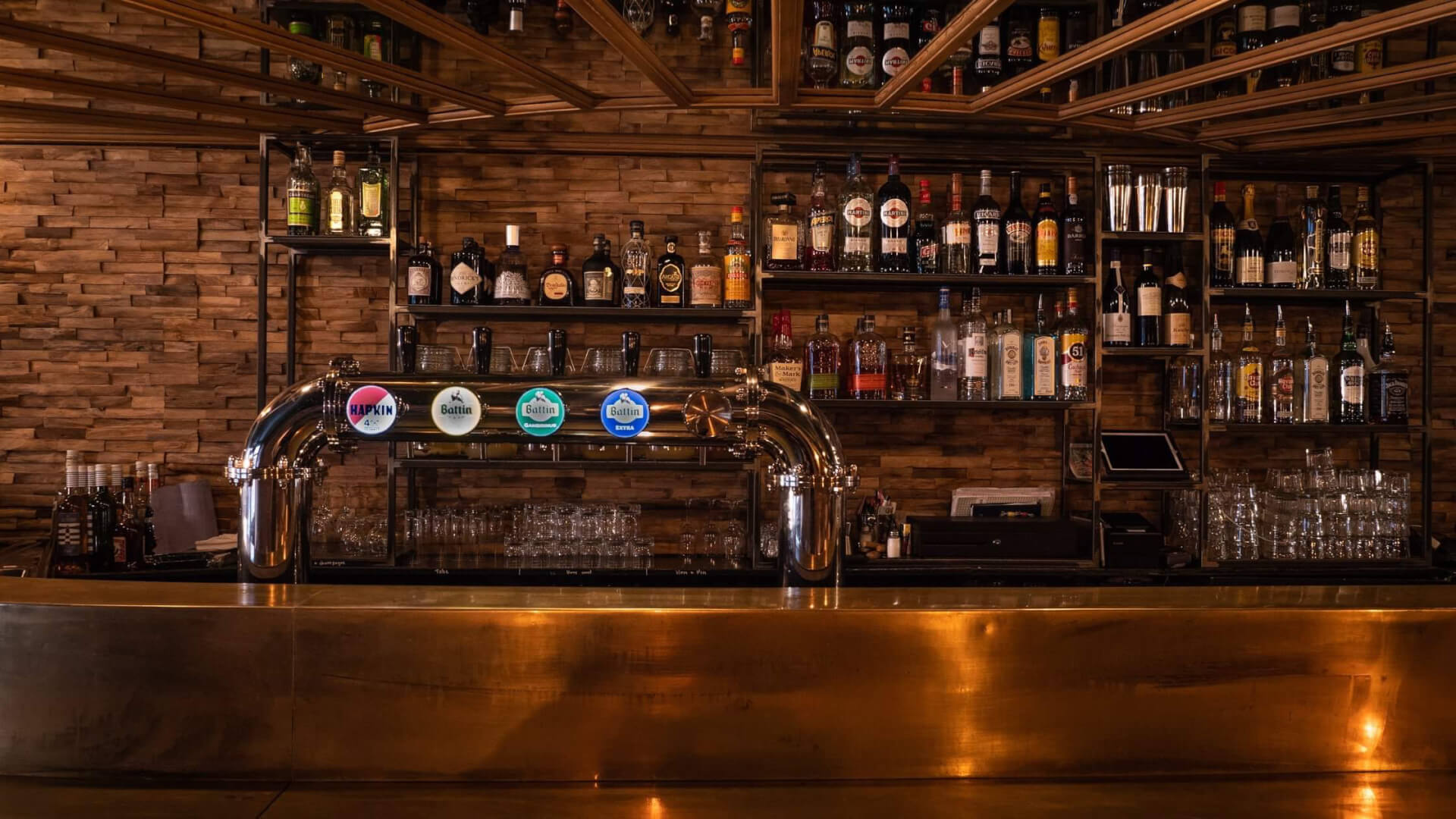 - | Le Reservoir Bar