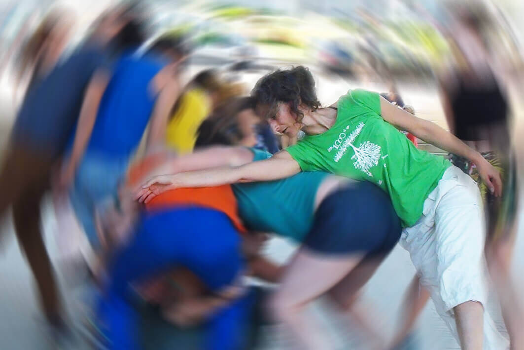 TRAINING RÉGULIER - Contact Improvisation | La Réplique