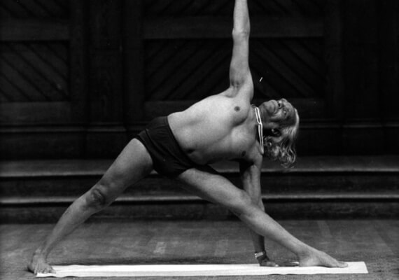 TRAINING RÉGULIER - Initiation au yoga à travers la méthode Iyengar | La Réplique
