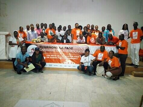 Pour un retrait pur et simple du projet de modification de la Constitution au Gabon | Tournons la Page