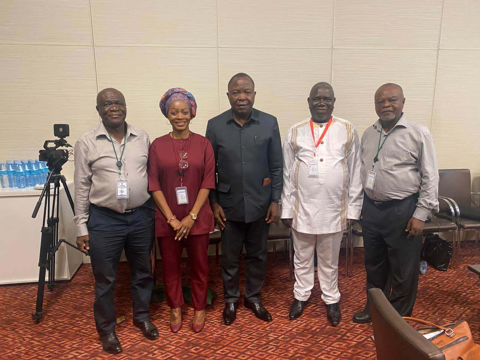 EXPLORER LE RÔLE DE LA SOCIÉTÉ CIVILE AFRICAINE DANS LA PRISE DE DÉCISION EN MATIÈRE D'Intelligence Artificielle   RISQUES, OPPORTUNITÉS ET LACUNES DE GOUVERNANCE LE ROLE DU REPONGAC DANS LA GOUVERNANCE DE L’IA EN AFRIQUE CENTRALE | REPONGAC - Réseau des Plate-formes des ONG de l'Afrique Centrale