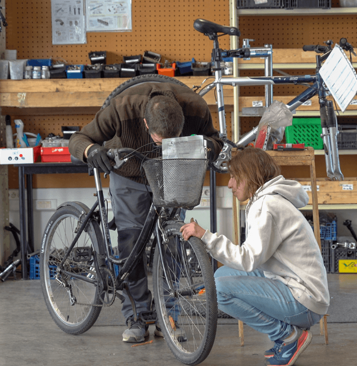 🚴 Visite d'un atelier de réparation de vélo  Mixte 🙋🏻‍♂️🙋🏽 | Kabubu