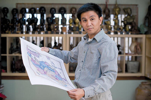 Mạnh thường quân tặng hơn một trăm bản đồ quý cho Việt Nam | Vietnam Fraternité