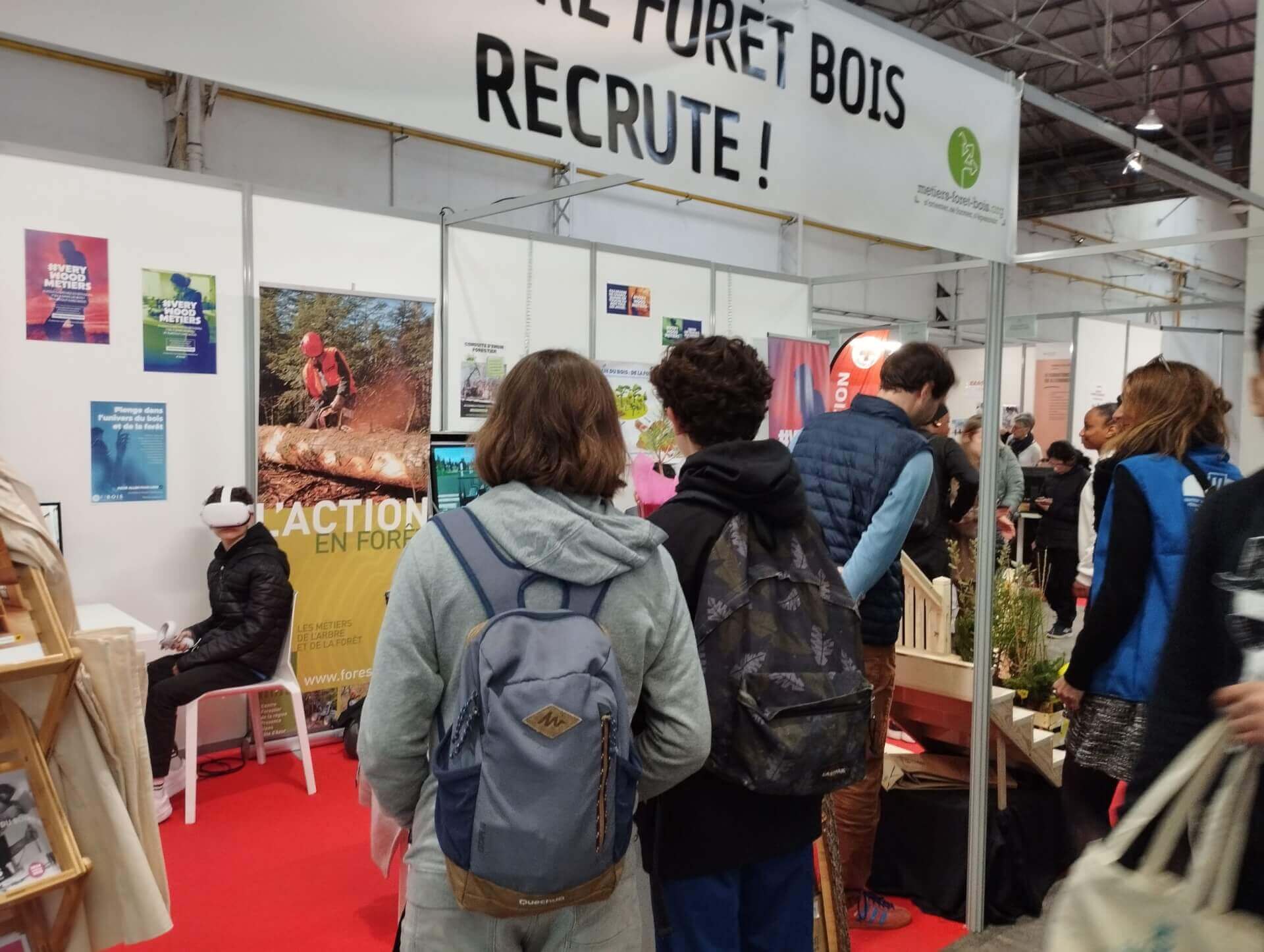 Un stand filière forêt bois au Salon des métiers et de l'alternance à Marseille | Fibois Sud