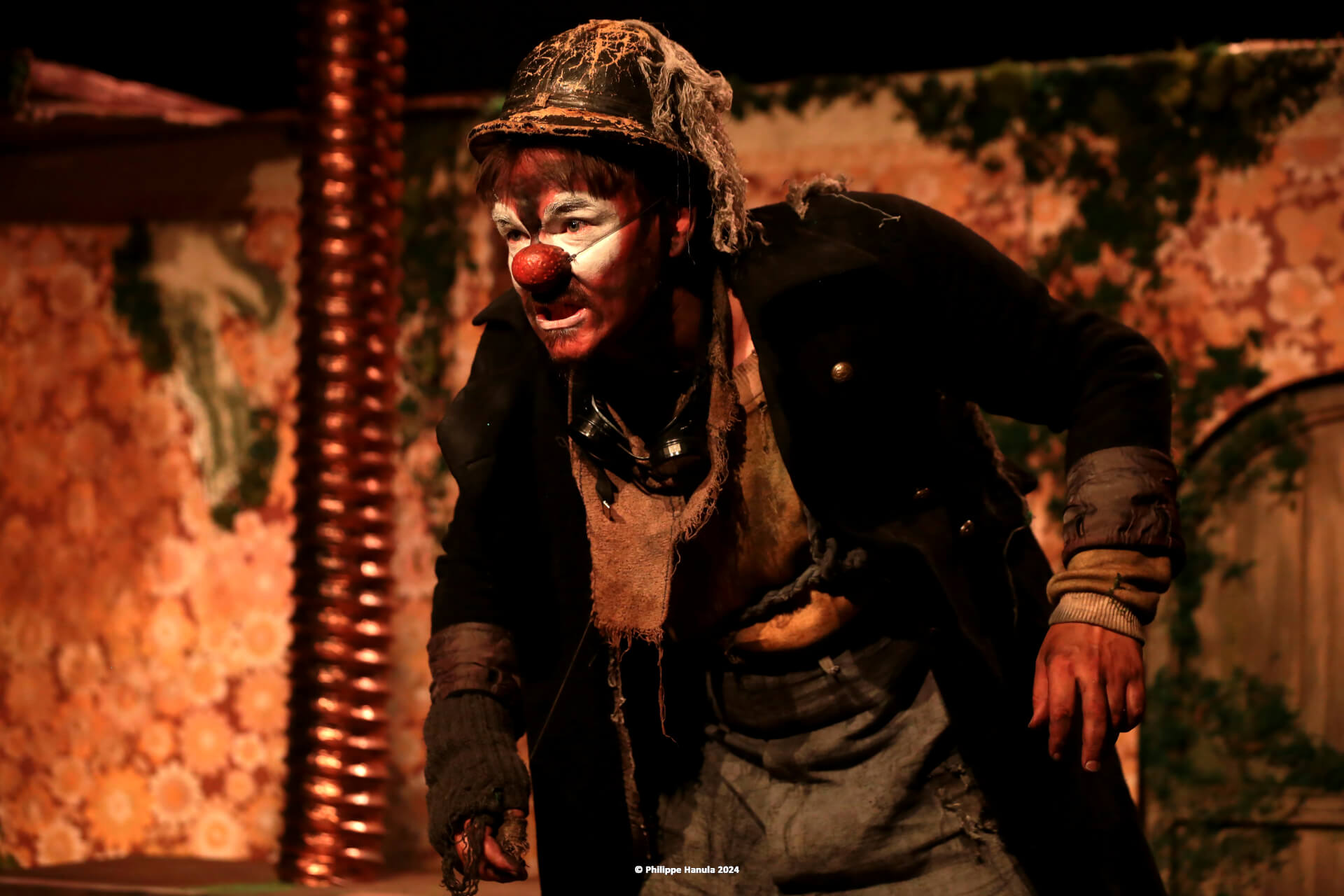 LA PETITE HISTOIRE D'UN HOMME TROP GRAND | Théâtre Marie-Jeanne