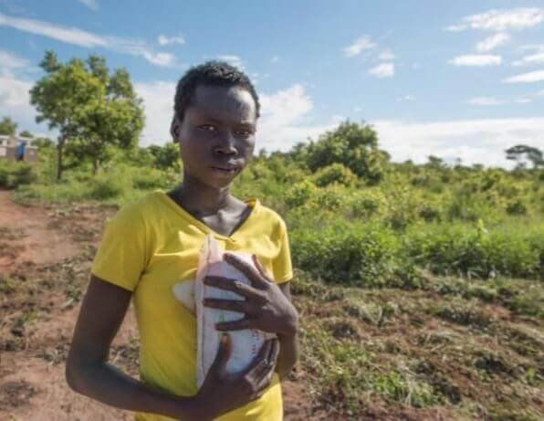 Creation d’une mini unité de production locale des serviettes hygiéniques réutilisables au profit des jeunes filles rurales du village Foufoueing par Yoko | Terre et Coeur