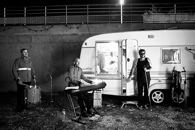 RENCONTRE PRO - Les 26000 Couverts : Véro 1ère, Reine d'Angleterre | La Réplique