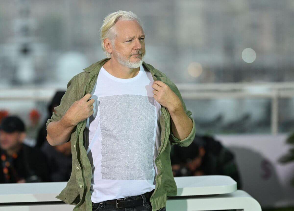 1° Anniversaire de la libération de Julian ASSANGE | Per a Pace