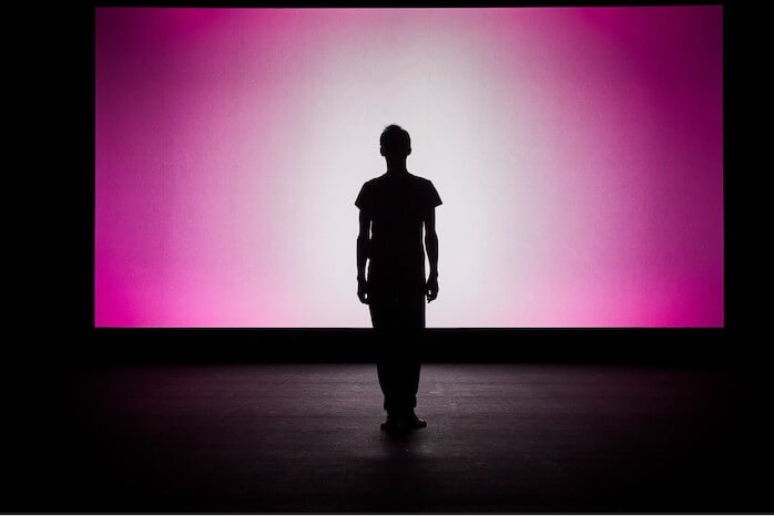 TRAINING - Seul(e) en scène | La Réplique