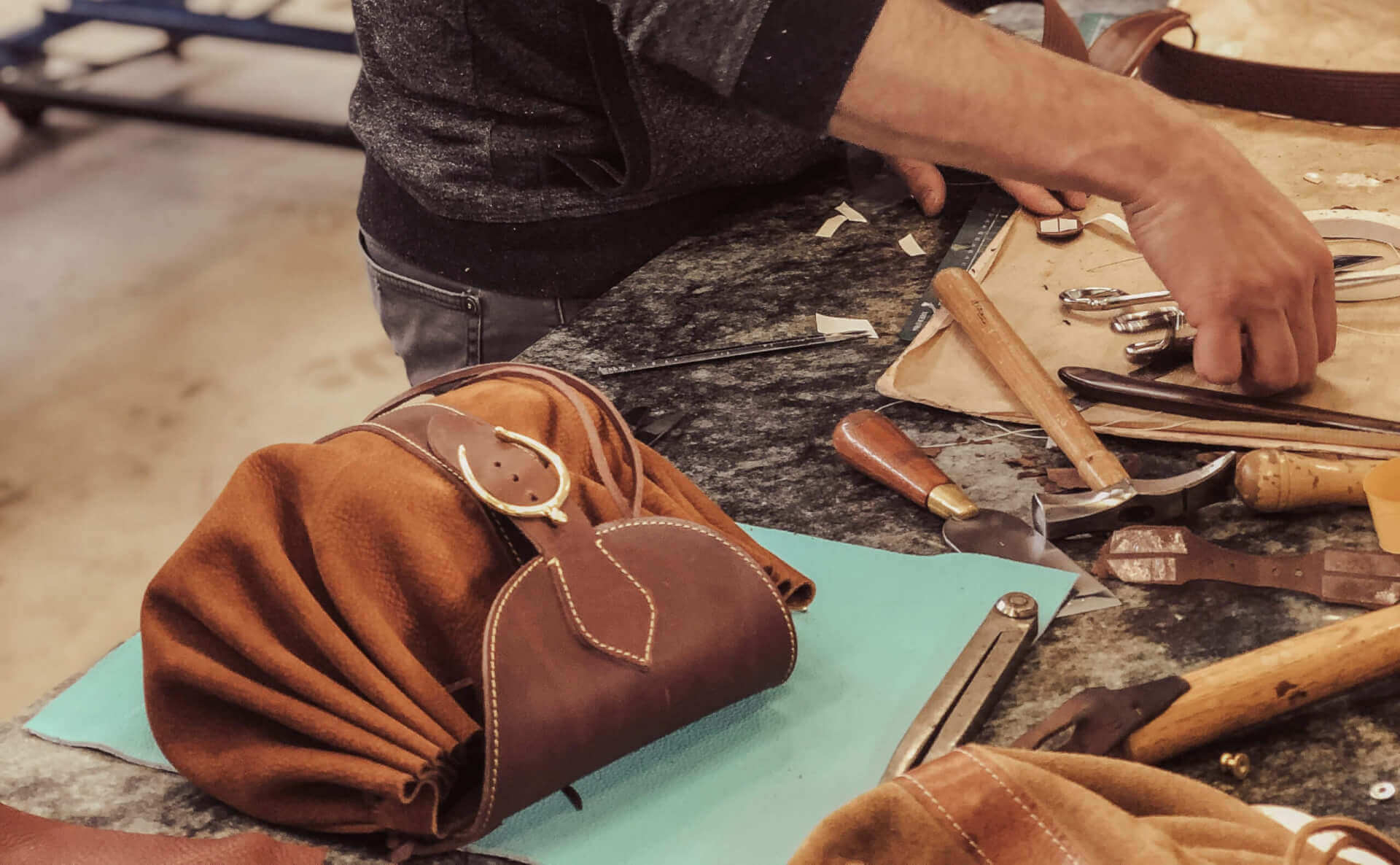 Sellier/ère - maroquinier | L'Outil en Main France