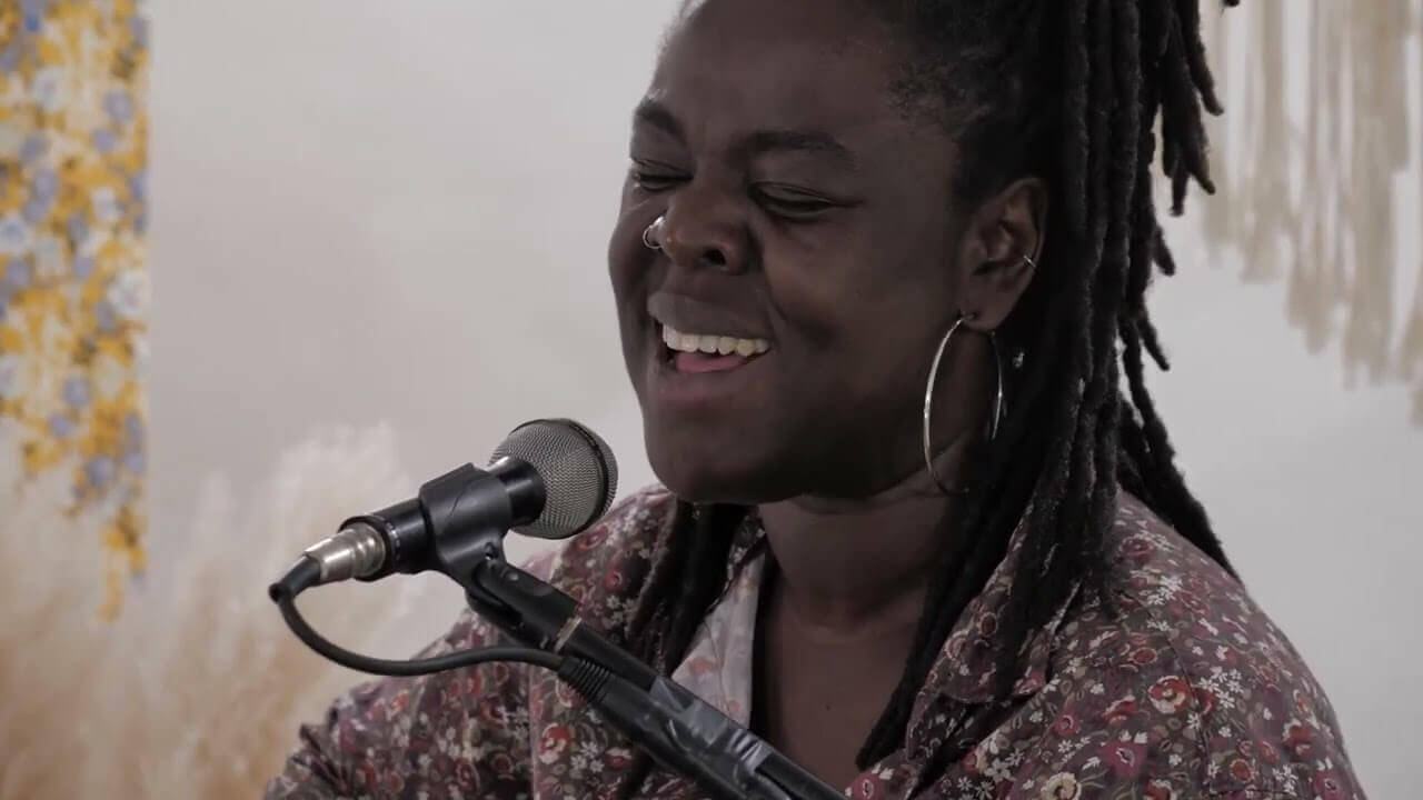 GINA - Looking at my garden (live session)