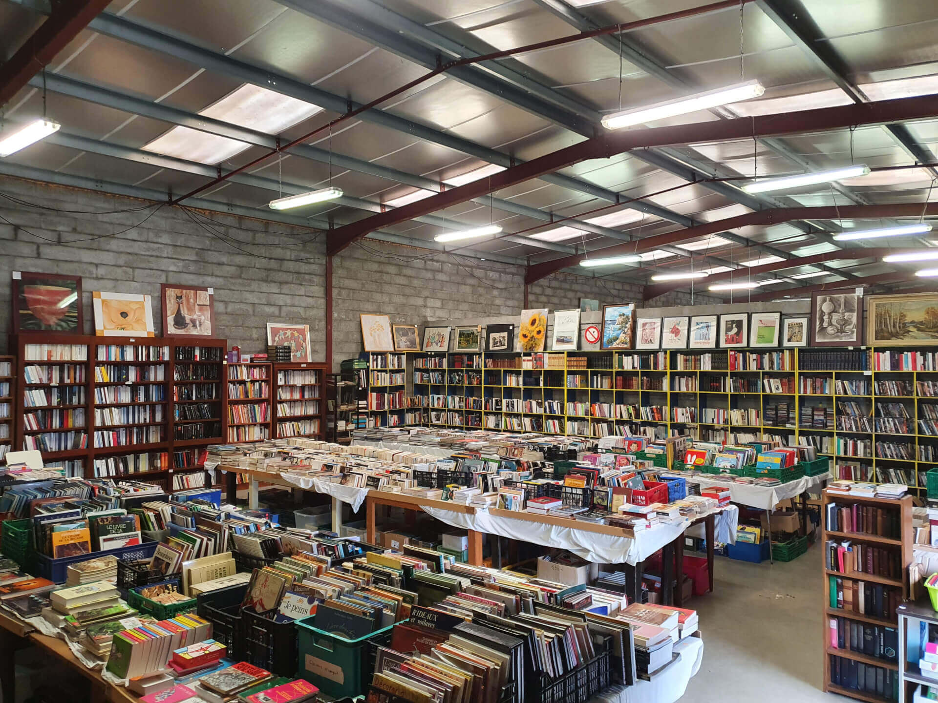 Stand livres | Emmaüs Parempuyre