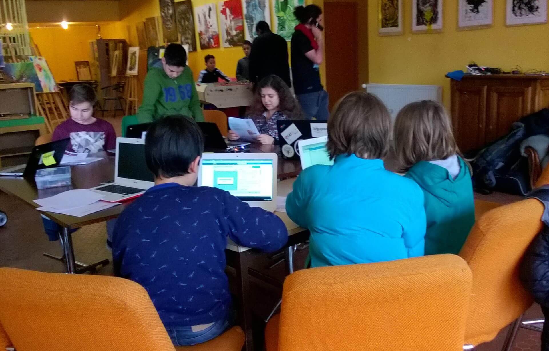 JEUNESSE NUMÉRIQUE | Couleurs des Liens