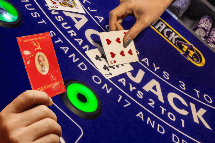 Thấy gì qua những canh bạc triệu đô của quan chức Việt Nam | Vietnam Fraternité