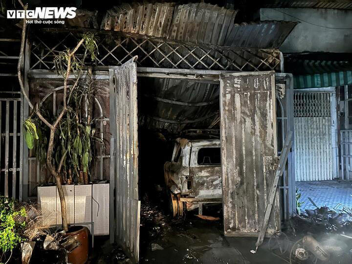 Tại sao báo chí Việt Nam run sợ trước xe Vinfast của Phạm Nhật Vượng ? | Vietnam Fraternité