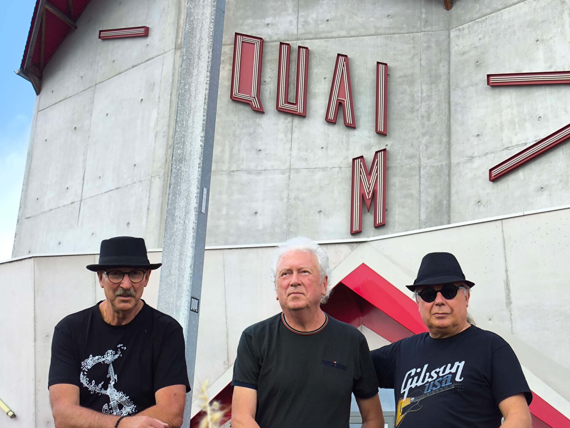 photographe PHIL devant le QUAI M | Roots Vendée Blues