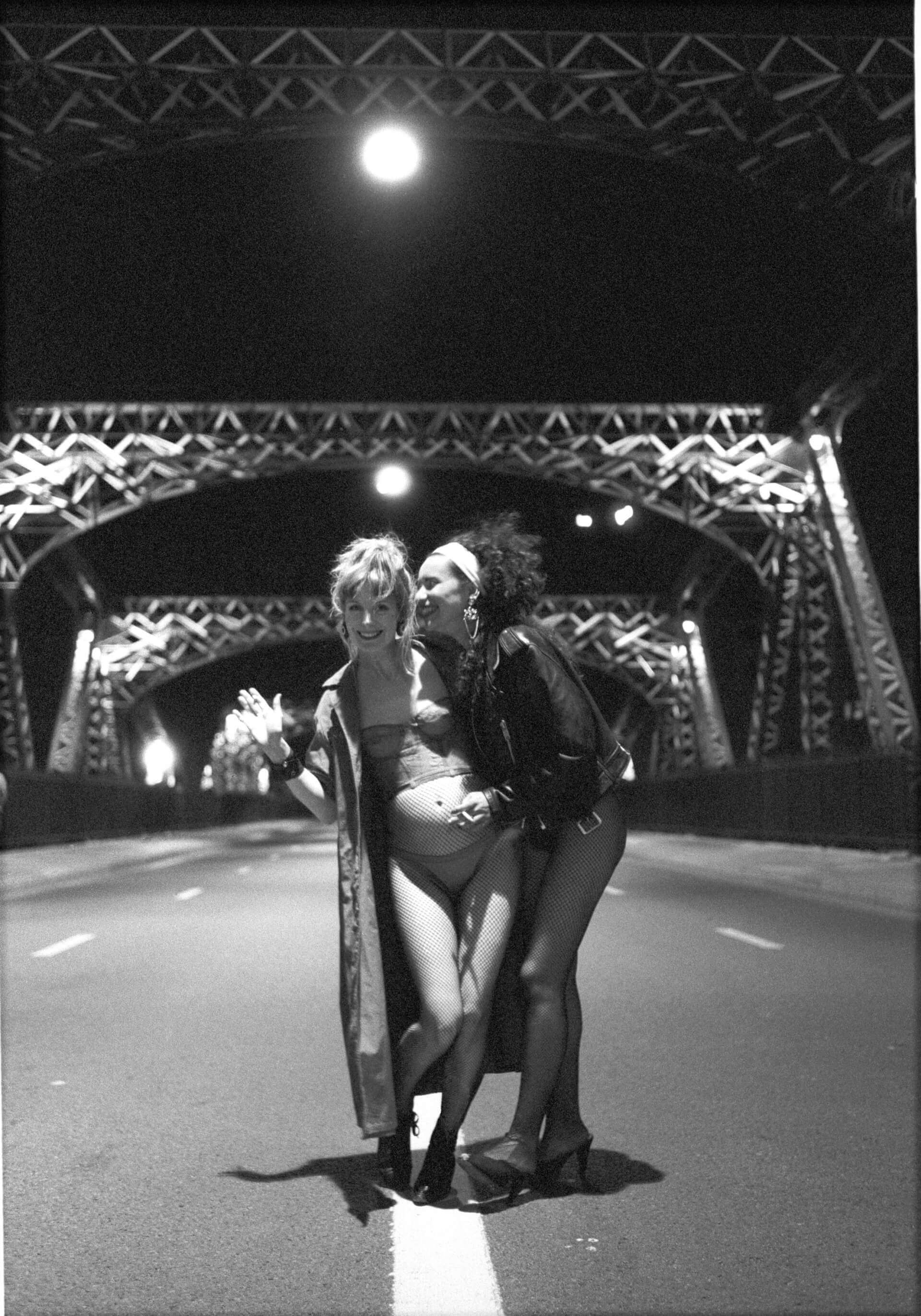 Enceinte sur le pont de Tolbiac 3 | Fred et Fred Lapierre