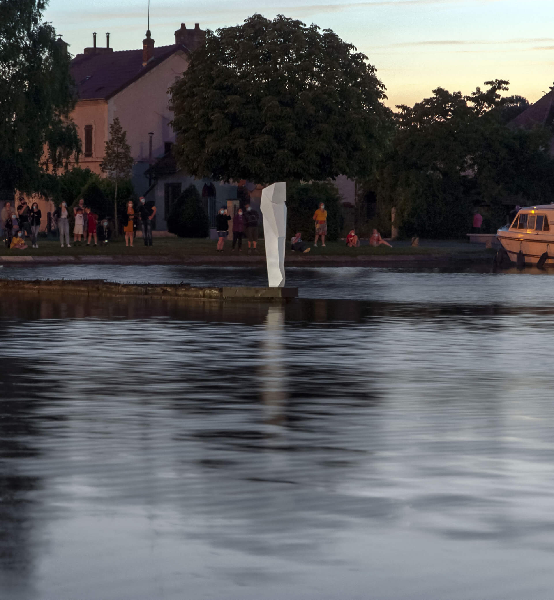 - | Jérôme Lavenir