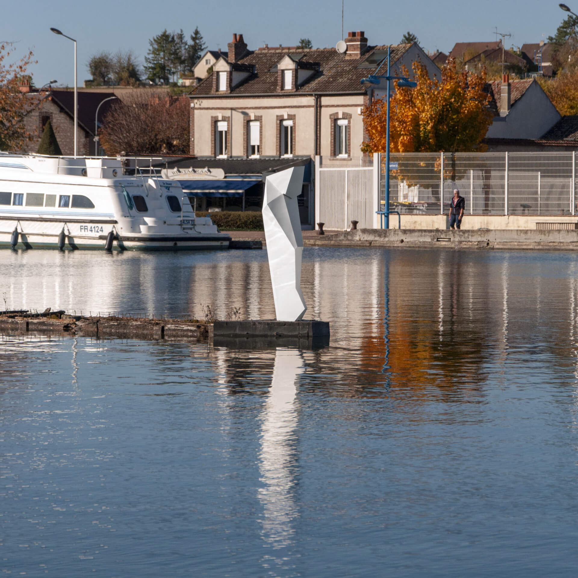 - | Jérôme Lavenir