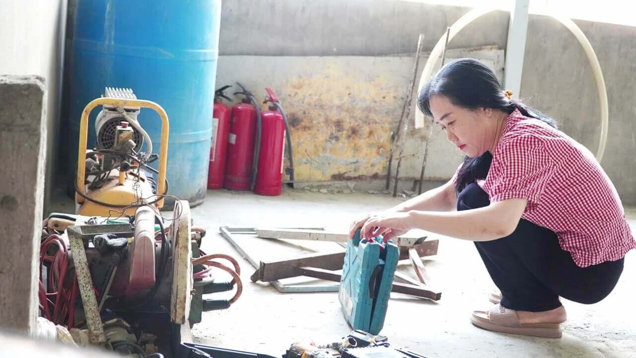 Sao thầy dại quá thầy Trần Văn Tâm ơi? Thầy không làm quan được là phải rồi!