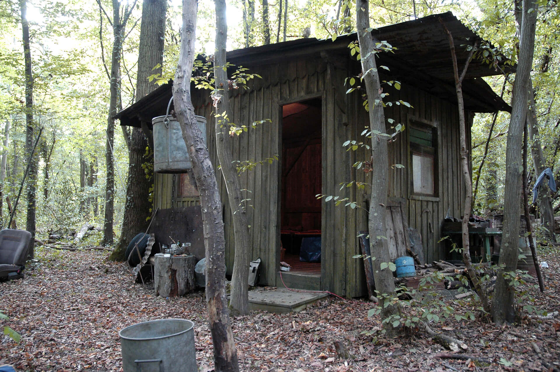 Décor "cabane Simon Werner a disparu" 3 | Fred et Fred Lapierre