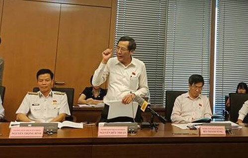 Nhà báo chụp hình nhà của cán bộ có phạm luật ? | Vietnam Fraternité