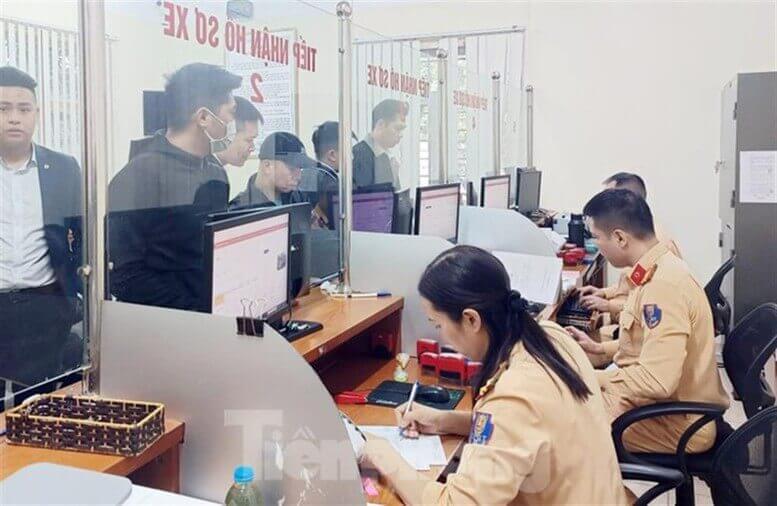 Cấp giấy phép lái xe : miếng bánh béo bở của Bộ Công an | Vietnam Fraternité