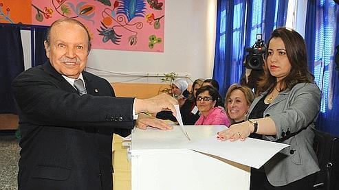 الكوطة  تقحم المرأة الجزائرية في الساحة السياسية... بقوة القانون | Babelmed