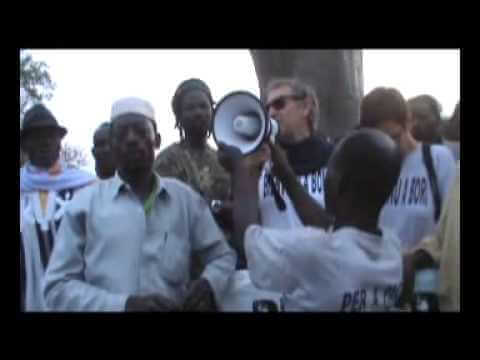 Sams'K offre de l'eau à Bori | Per a Pace