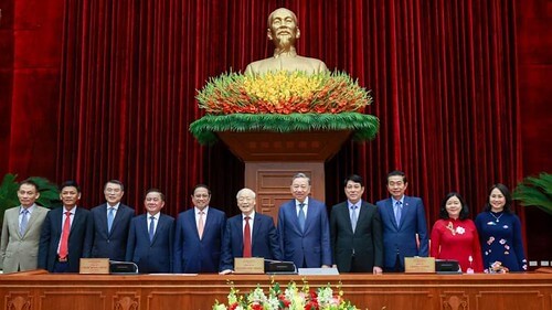 Trung ương 9 vở trận… | Vietnam Fraternité