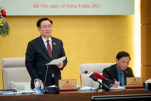 Quốc hội muốn sách giáo khoa phải theo đinh hướng chính trị của Đảng | Vietnam Fraternité