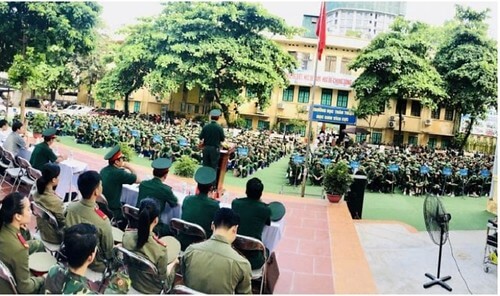 Vì sao sinh viên phải đi "học quân sự" ? | Vietnam Fraternité