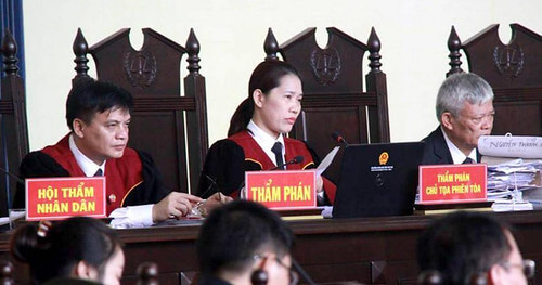 Thẩm phán phiên tòa quyền uy đến đâu ? | Vietnam Fraternité