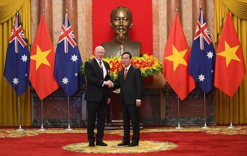 Lần đầu tiên ra quân, Võ Văn Thưởng rơi ngay vào hố lú | Vietnam Fraternité