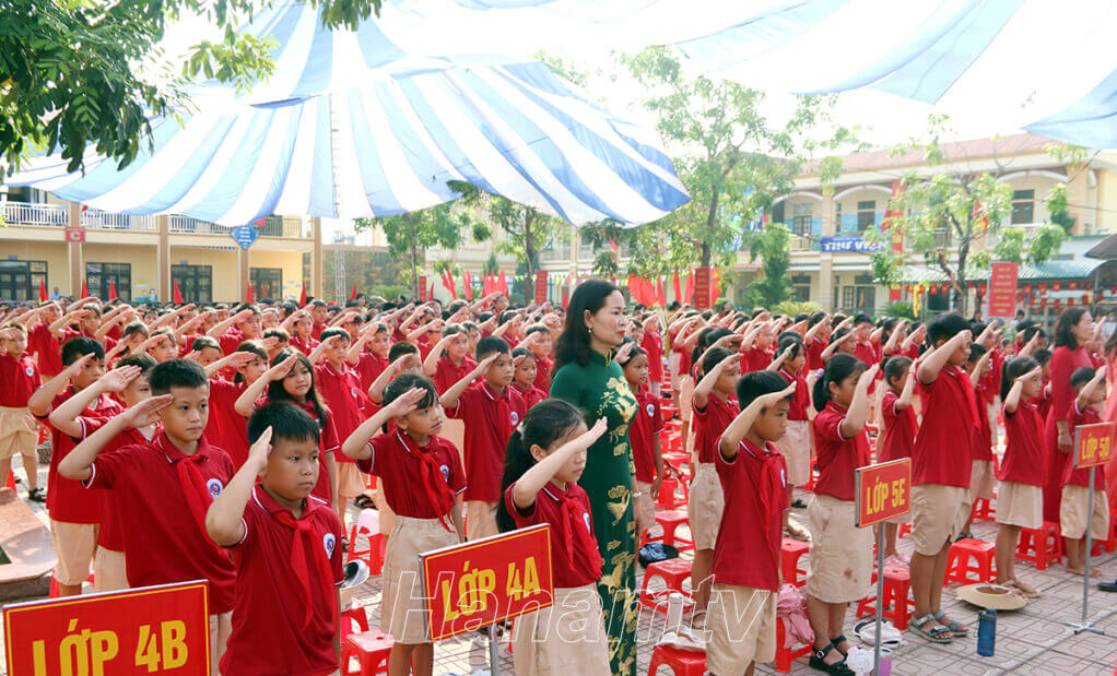 Pháp chao đảo, Việt Nam ngoan ngoãn : nghịch lý chính trị | Vietnam Fraternité