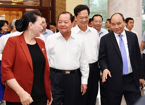 Cha con ông Nguyễn Tấn Dũng đang theo dõi tình huống bắt Lê Thanh Hải | Vietnam Fraternité