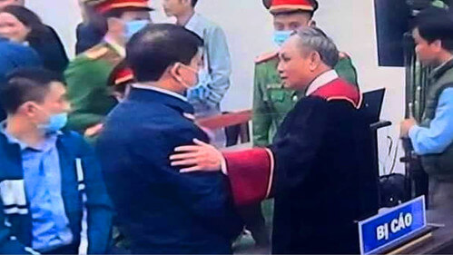 Tham nhũng bắt nhau – Tổng bí thư với "Trò hề" trước Đại hội 13 | Vietnam Fraternité