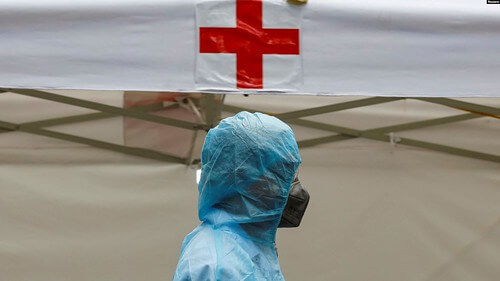 Cách chữa trị bệnh nhân Covid-19 nước ngoài và trong nước khác nhau | Vietnam Fraternité