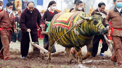 Lo 'đêm dài lắm mộng'... | Vietnam Fraternité