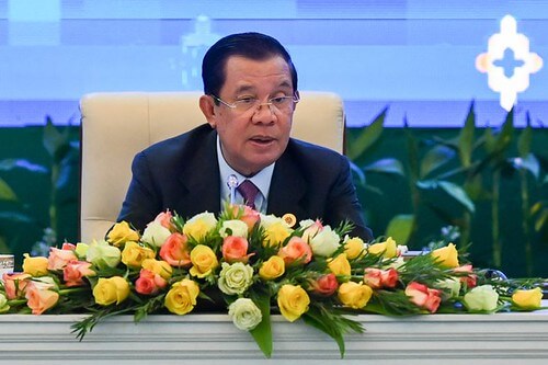 Hun Sen tỏ ra điêu luyện trong việc tranh thủ cảm tình của phương Tây | Vietnam Fraternité