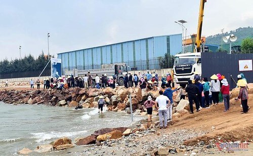 Chính quyền chiếm đất để xây cảng, dân mất đất không chịu | Vietnam Fraternité