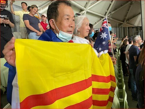 VTV phát hình trễ trận đấu vòng loại Úc-Việt vì sợ Cờ Vàng | Vietnam Fraternité