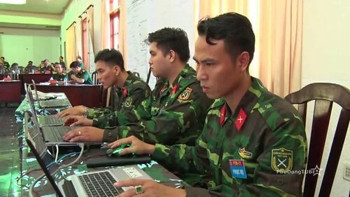 Dư luận viên : Từ "chuyên gia bút chiến" đến bị coi là bò đỏ | Vietnam Fraternité