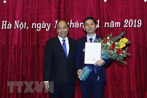 Nguyễn Xuân Phúc lại nổ theo thói quen : "Bình minh đang tới đất nước chúng ta" ! | Vietnam Fraternité