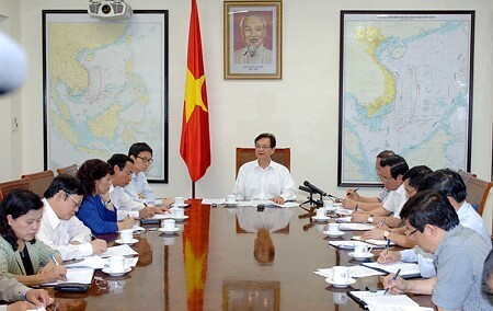 Quan chức treo bản đồ ‘lưỡi bò’ bày tỏ lòng trung thành với Trung Quốc ? | Vietnam Fraternité