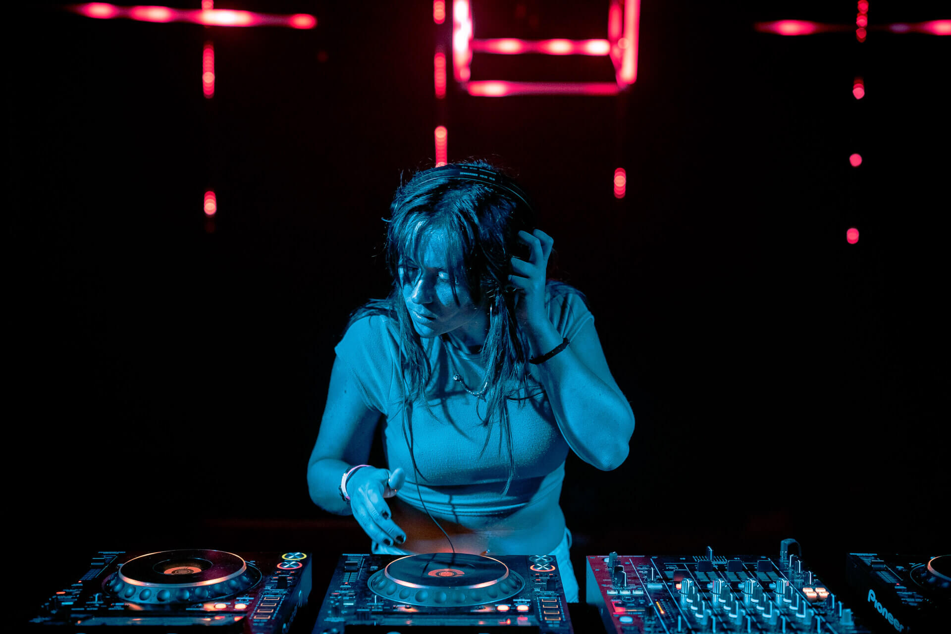 EMILAKI | Physical Tool